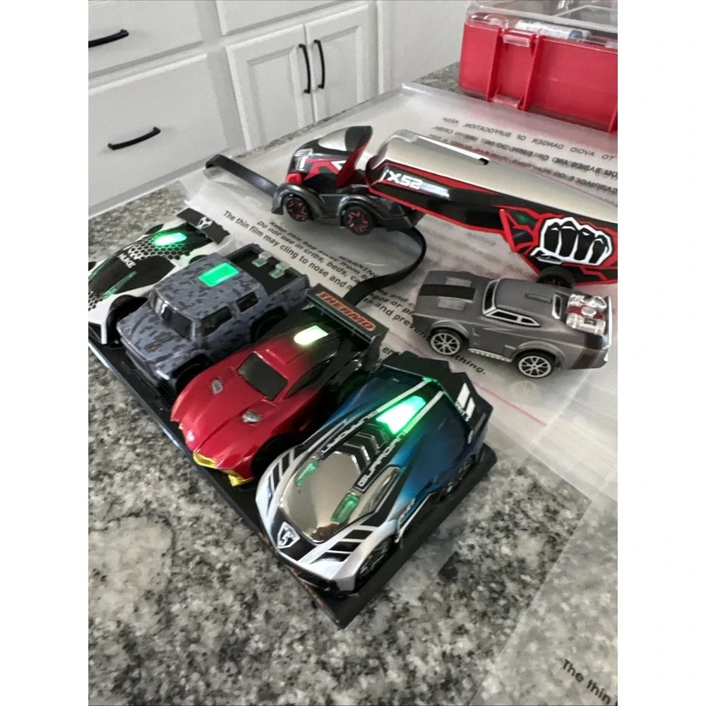 6 Anki Drive Cars & Semi w/ Charging Pods #019‎